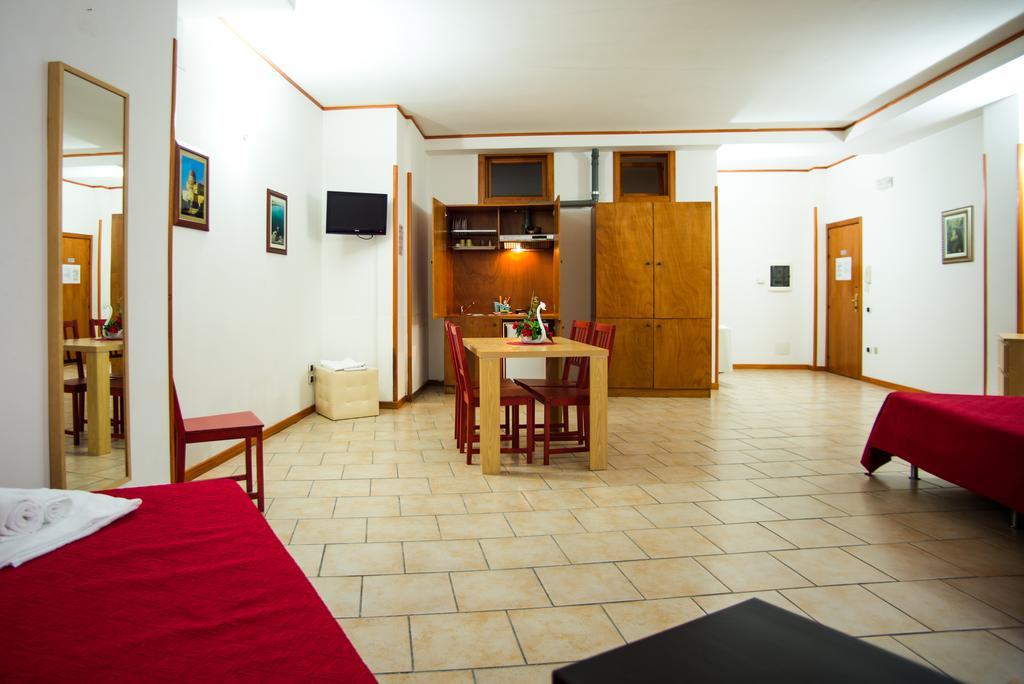 Hotel Residence Lupiae Lecce Exterior foto